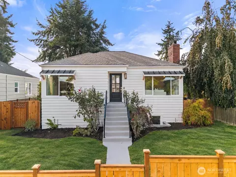 7739 19th Ave NW, Seattle, WA 98117