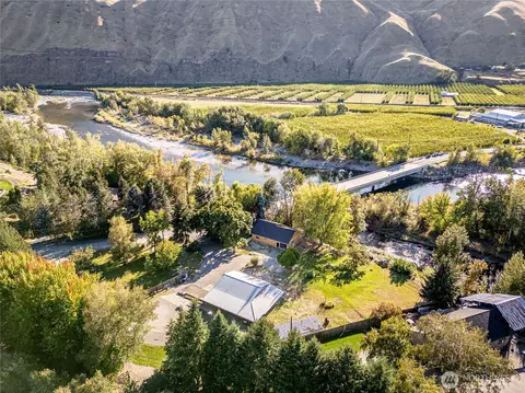 1482 Sleepy Hollow Rd, Wenatchee, WA 98801