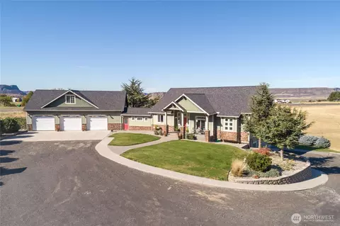 55776 Bay Area Dr NE, Electric City, WA 99123