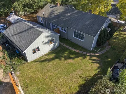 Exterior - 5021 Sperry Ln, Everett, WA 98203 photo 2 of 6