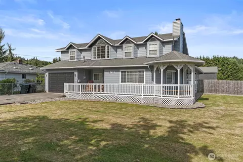 Exterior - 4714 Pine St, Longview, WA 98632 photo 3 of 10