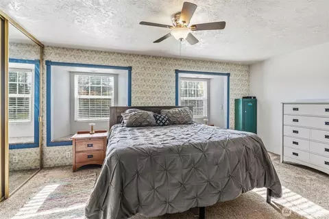 Bedroom - 4714 Pine St, Longview, WA 98632 photo 1 of 5