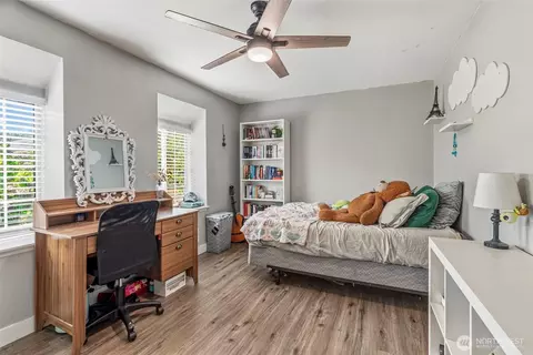 Bedroom - 4714 Pine St, Longview, WA 98632 photo 3 of 5