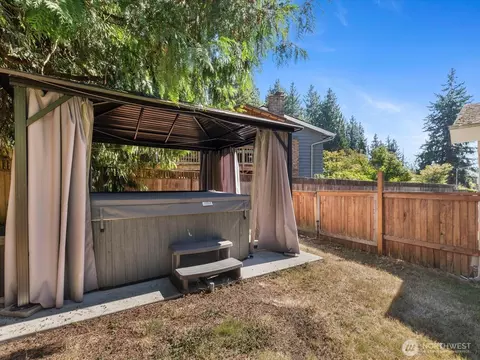 Exterior - 19310 1st Ave SE, Bothell, WA 98012 photo 10 of 10