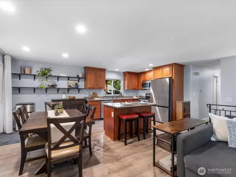 Dining - 19310 1st Ave SE, Bothell, WA 98012 photo 2 of 4