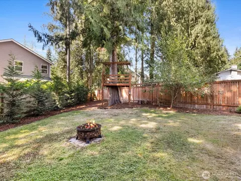 Exterior - 19310 1st Ave SE, Bothell, WA 98012 photo 6 of 10