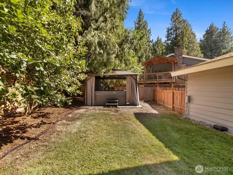 Exterior - 19310 1st Ave SE, Bothell, WA 98012 photo 9 of 10