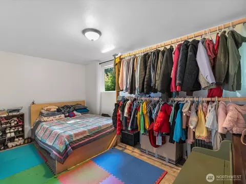 Bedroom - 19310 1st Ave SE, Bothell, WA 98012 photo 3 of 4