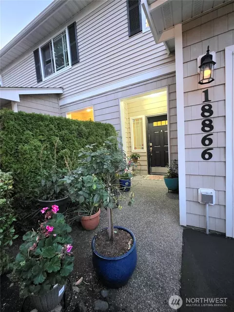 18866 108th Ln SE, Renton, WA 98055