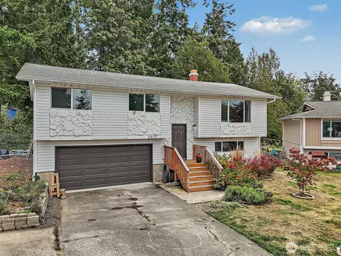 6873 Helena Dr NE, Bremerton, WA 98311