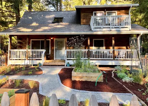 10617 Riviera Dr, Anderson Island, WA 98303