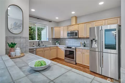 35315 SE Aspen Ln #1002, Snoqualmie, WA 98065