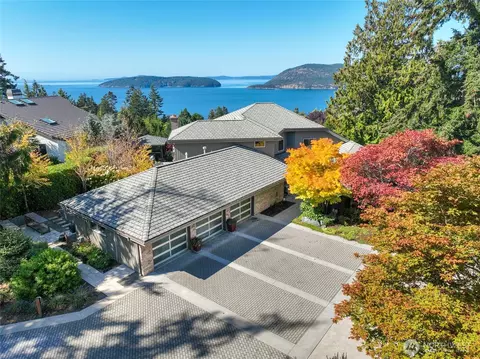 11633 Pointe Pl, Anacortes, WA 98221