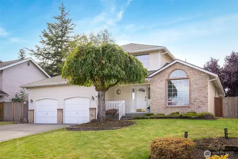 Exterior - 10810 40th Ave SE, Everett, WA 98208 photo 10 of 14