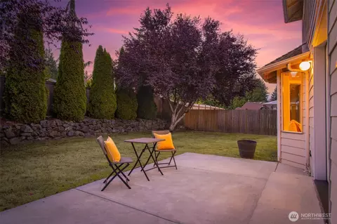 Exterior - 10810 40th Ave SE, Everett, WA 98208 photo 5 of 14