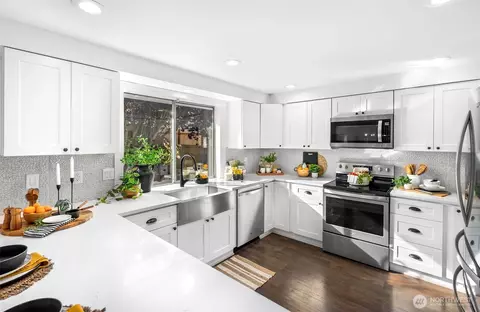Kitchen - 10810 40th Ave SE, Everett, WA 98208 photo 1 of 2