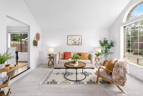Living - 10810 40th Ave SE, Everett, WA 98208 photo 1 of 1