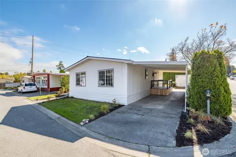 225 NErnst St #49, Oak Harbor, WA 98277