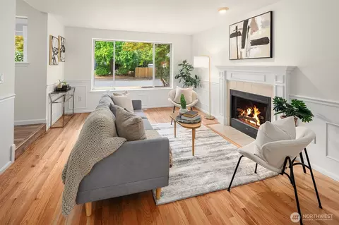 22929 SE 282nd St, Maple Valley, WA 98038