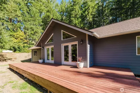 9535 Olalla Valley Rd SE, Port Orchard, WA 98367