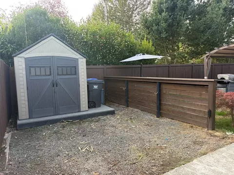 Exterior - 522 Hawthorne St, Everett, WA 98201 photo 3 of 5