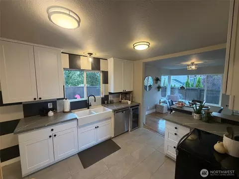 Kitchen - 522 Hawthorne St, Everett, WA 98201 photo 1 of 4