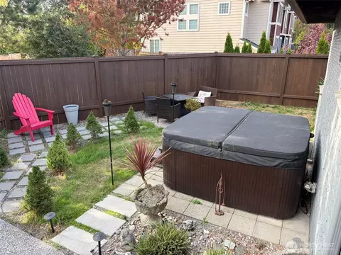 Exterior - 522 Hawthorne St, Everett, WA 98201 photo 4 of 5