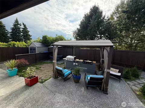 Exterior - 522 Hawthorne St, Everett, WA 98201 photo 5 of 5