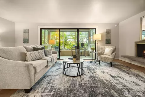 5101 NE 55th St #103, Seattle, WA 98105