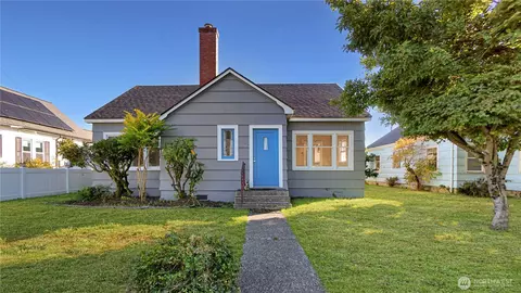 2722 Pacific Ave, Hoquiam, WA 98550