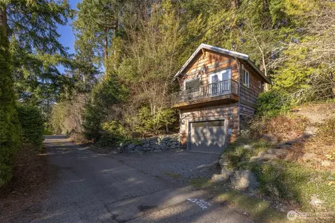 2111 Dellesta Dr, Bellingham, WA 98226