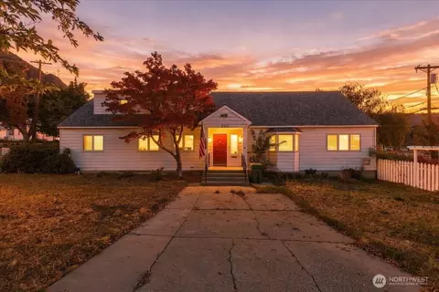 201 Columbia Ave, Coulee Dam, WA 99116