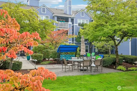 3935 226th Pl SE #207, Issaquah, WA 98029
