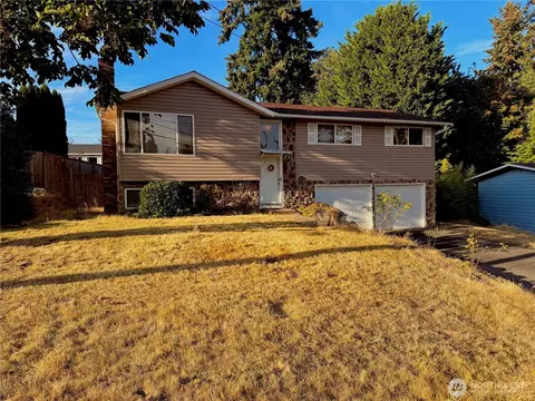 2232 SW 307th St, Federal Way, WA 98023
