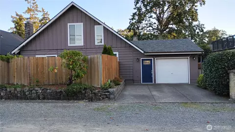 6502 Avondale Rd SW, Lakewood, WA 98499