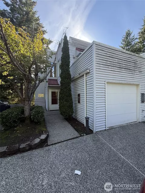 442 4th Ave #442, Kirkland, WA 98033