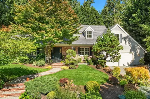 12750 NE 35th Pl, Bellevue, WA 98005