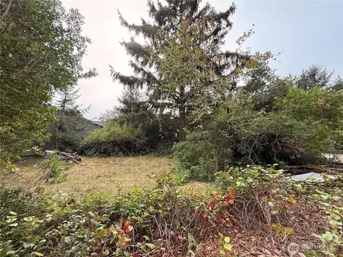 448 Sextans Ave SW, Ocean Shores, WA 98569