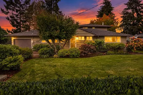 3566 Sunset Dr W, University Place, WA 98466