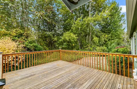 Exterior - 12500 NE 197th Ct, Bothell, WA 98011 photo 6 of 8