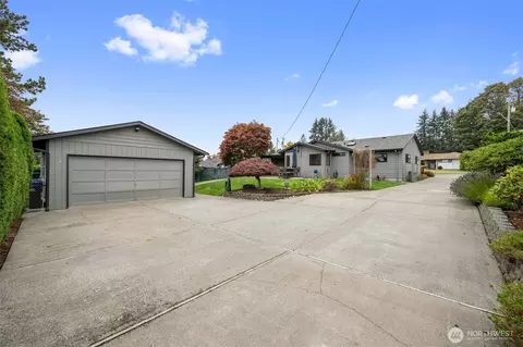 Exterior - 2304 5th St, Everett, WA 98201 photo 8 of 11