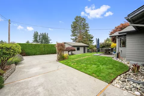 Exterior - 2304 5th St, Everett, WA 98201 photo 6 of 11