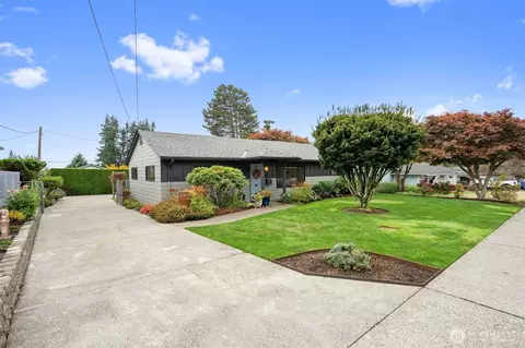 Exterior - 2304 5th St, Everett, WA 98201 photo 10 of 11