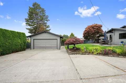 Exterior - 2304 5th St, Everett, WA 98201 photo 7 of 11
