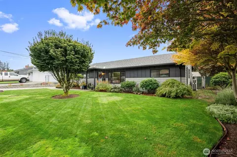 Exterior - 2304 5th St, Everett, WA 98201 photo 3 of 11
