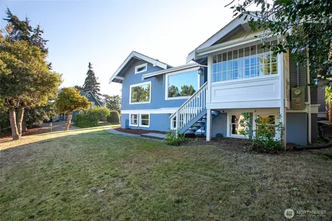 800 E Laurel St, Bellingham, WA 98225
