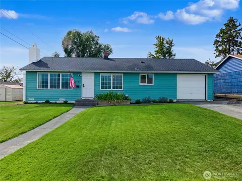513 W Meridian Ave, Moses Lake, WA 98837