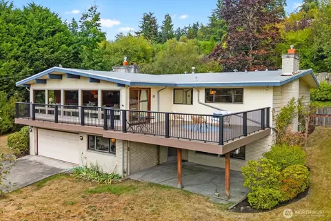 17207 76th Ave W, Edmonds, WA 98026