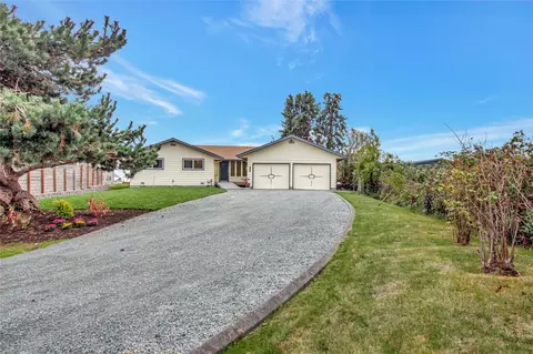742 Livingston Bay Shore Dr, Camano Island, WA 98282