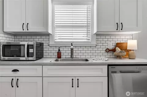 Kitchen - 2320 Mcdougall Ave, Everett, WA 98201 photo 1 of 2